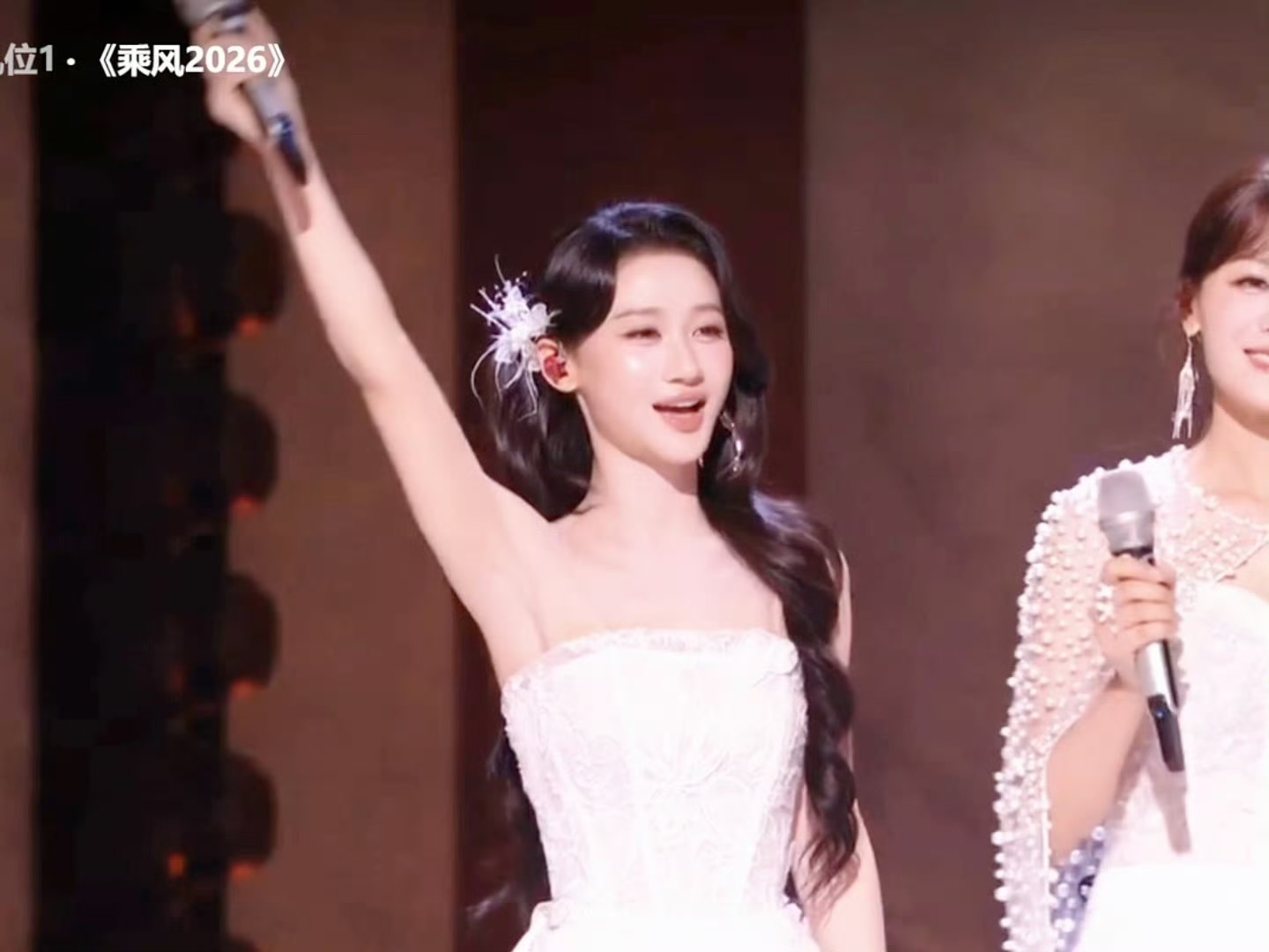 何宣林 我是民选黑马何宣林好美啊美我一大跳！实力颜值都在线，黑马无疑了👍！ 乘