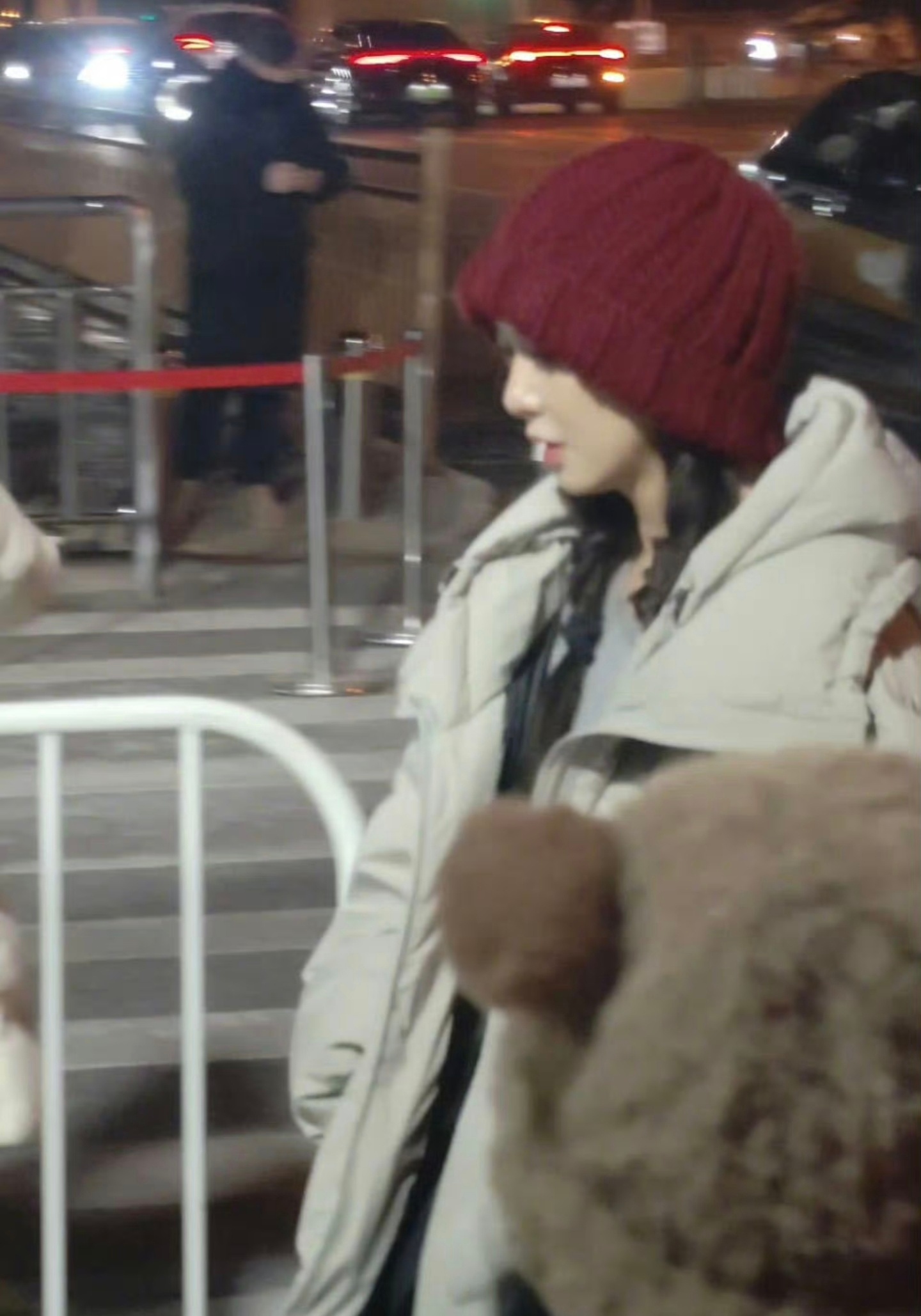 薛凯琪春晚彩排戴了白云的帽子这年头没必要真的就不要硬蹭了，白云都多少年前的故事了