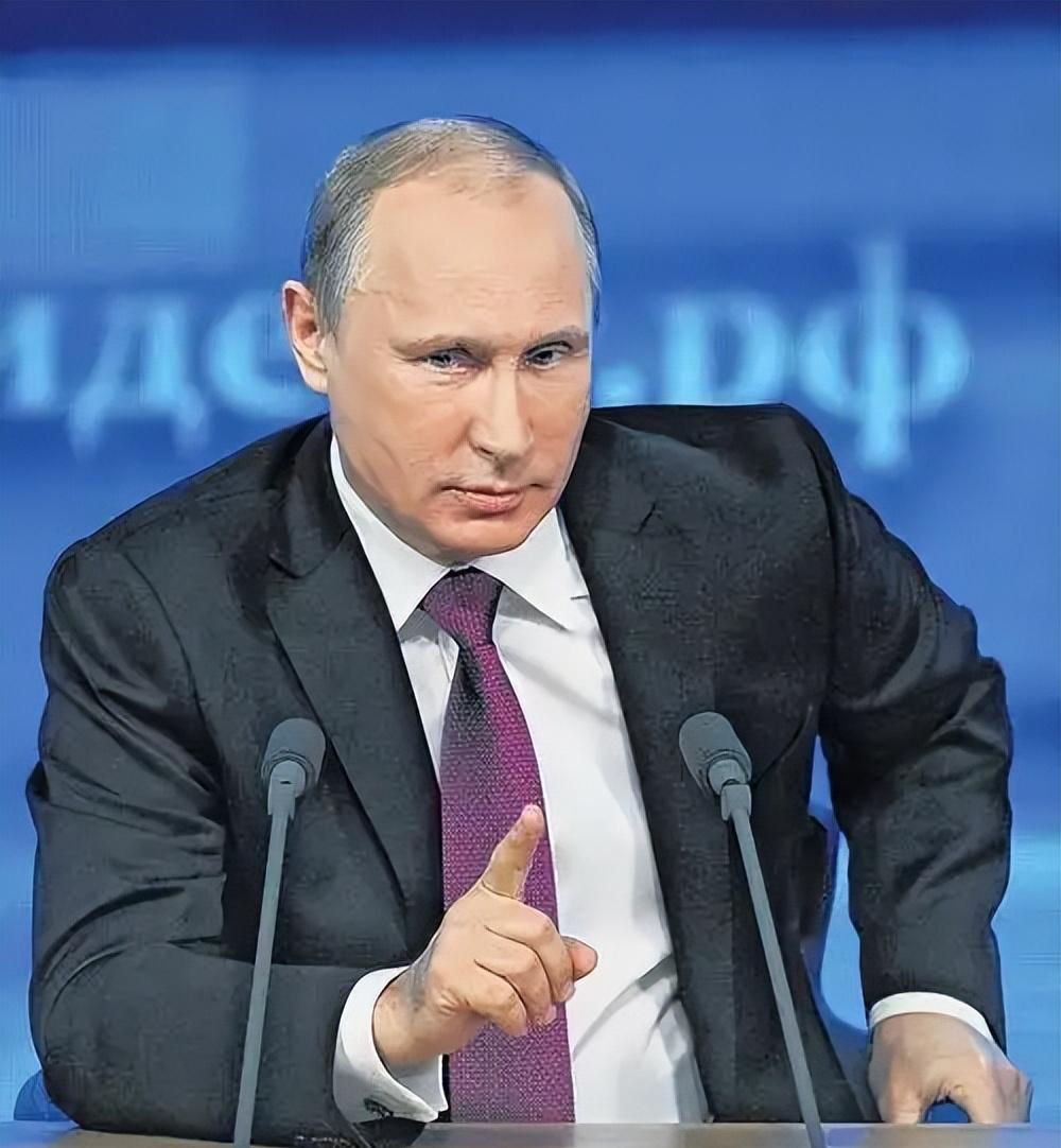 机不可失，眼看中东局势混乱，普京放了个大招！
 
3月4日，俄罗斯总统普京对着媒