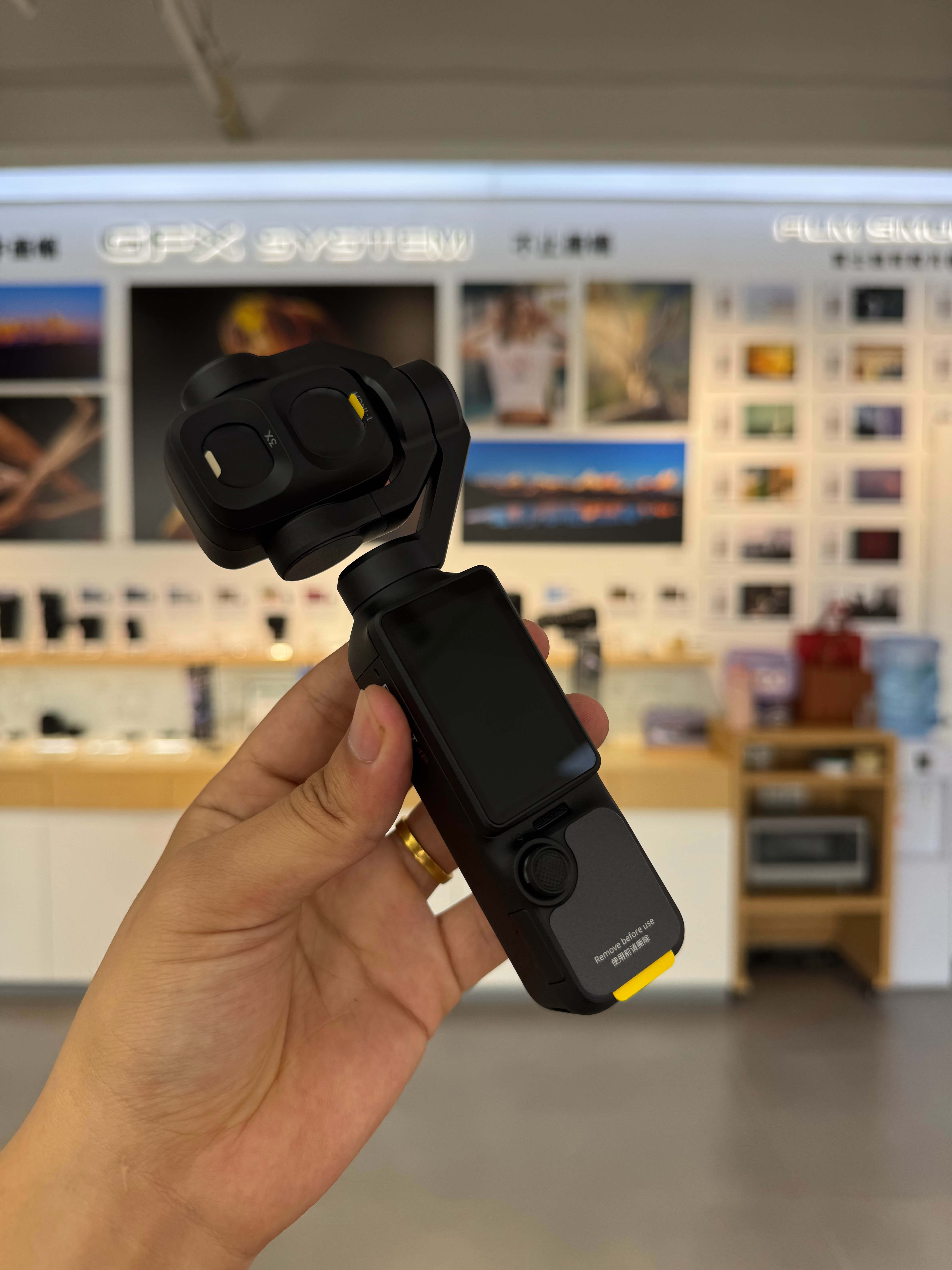大疆Pocket 4P的备货是真的少啊，不过还行，运气不错，买到了一台！