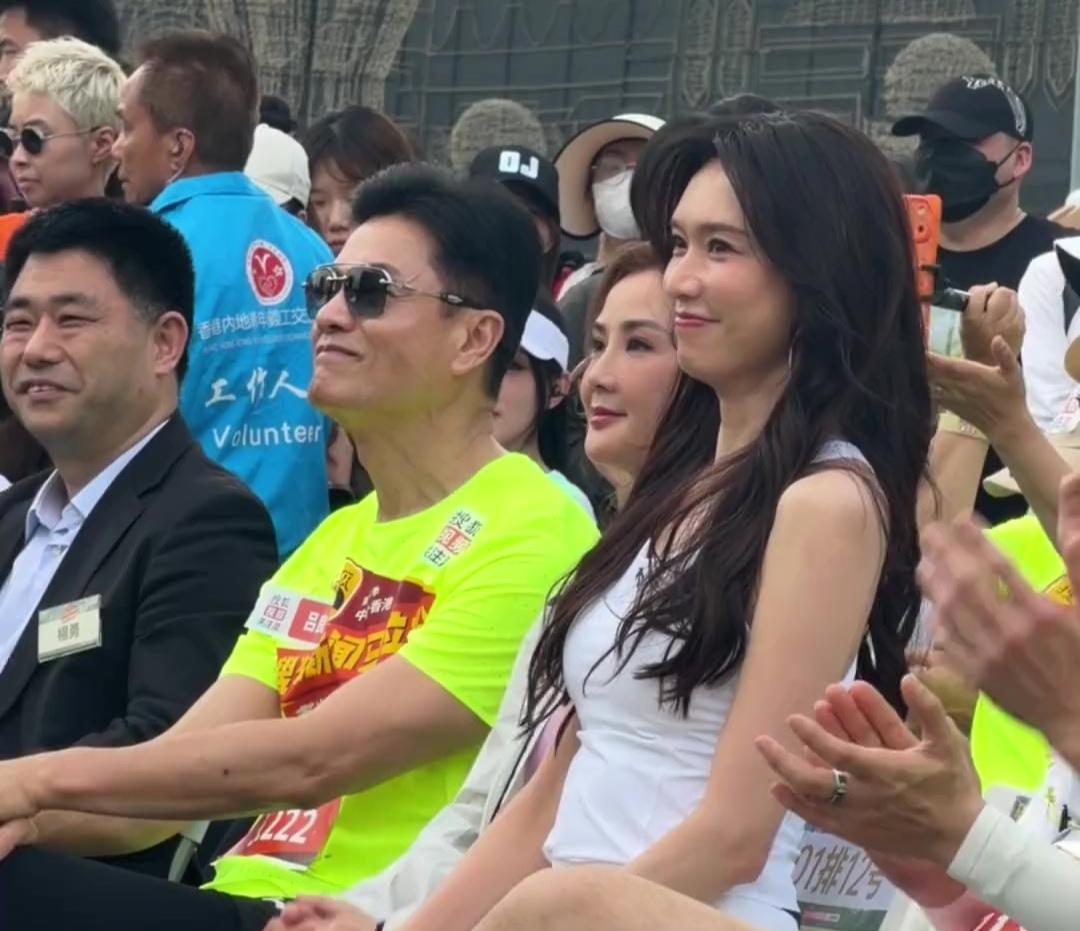 女神林志玲，像年过半的人吗[赞][加一][给力][碰拳]