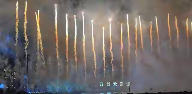 完整榜单背后，隐藏着怎样的故事？当游客们在南昌八一广场拍出一张张堪比视觉大片的照