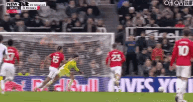 🔴曼联终于还是输球了，11场不败被终结，在多打1人被对手终场前绝杀，现在看输球