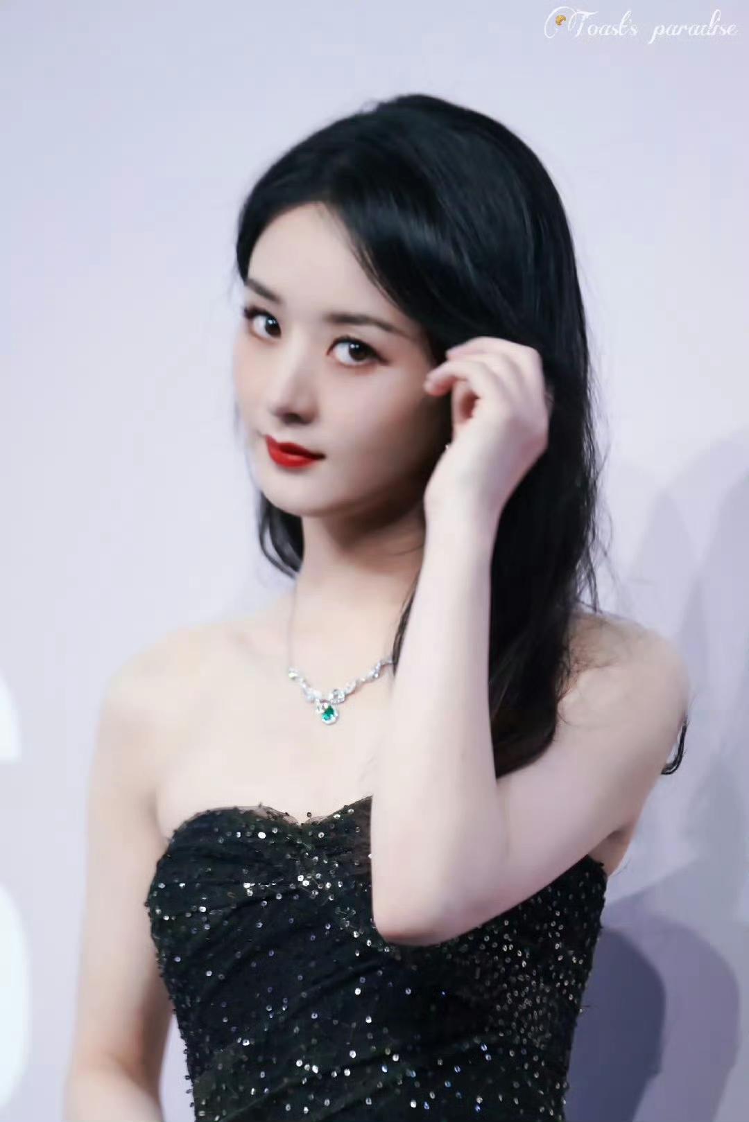 优雅大方的颖 ​​​[飞吻]
赵丽颖 娱乐
