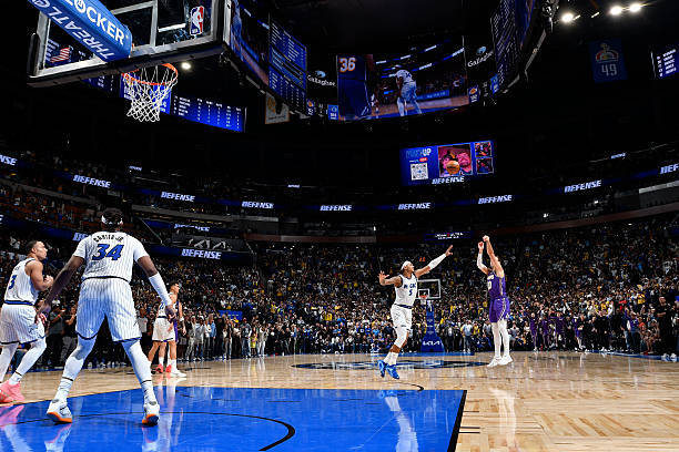 上一个为湖人投进三分绝杀的替补球员是谁？ 