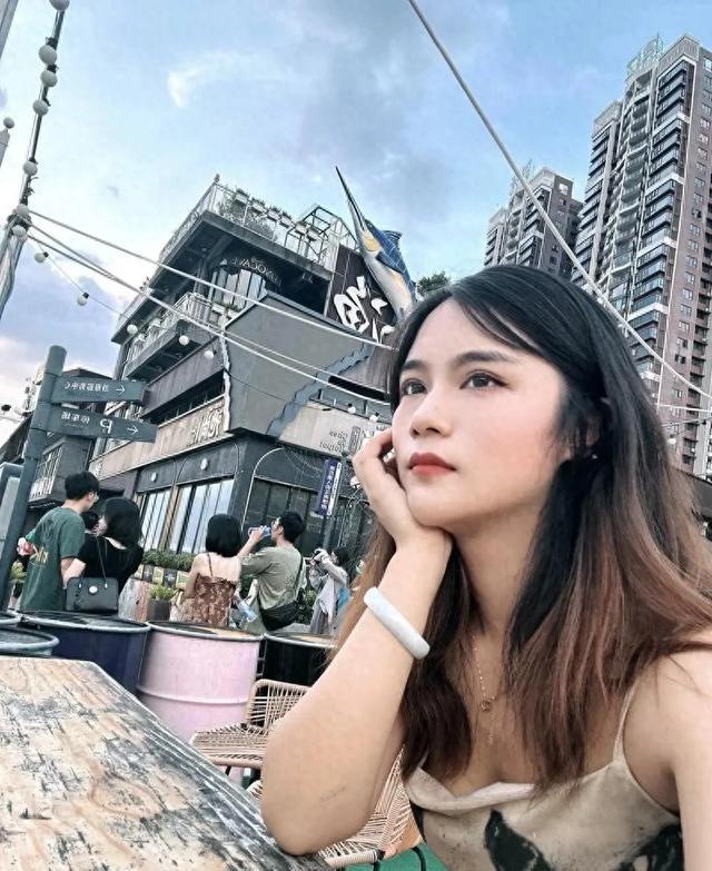 印度朋友从顺德回来后，一直摇头说，你们中国已经是超一等国家了

他落地广州白云的