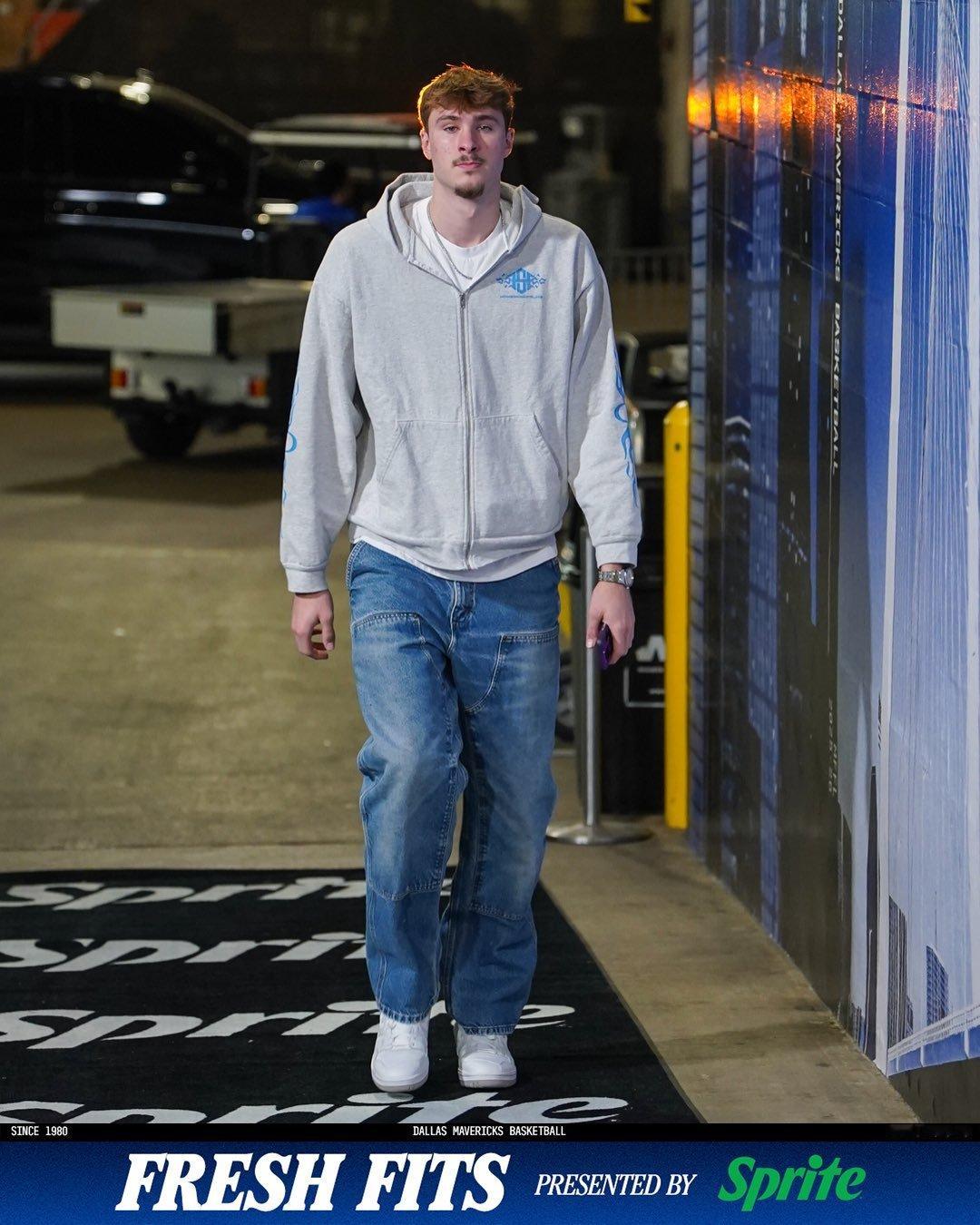 基德：弗拉格今天依旧有出场时间限制，大概20-25分钟。nba弗拉格勇士vs独行