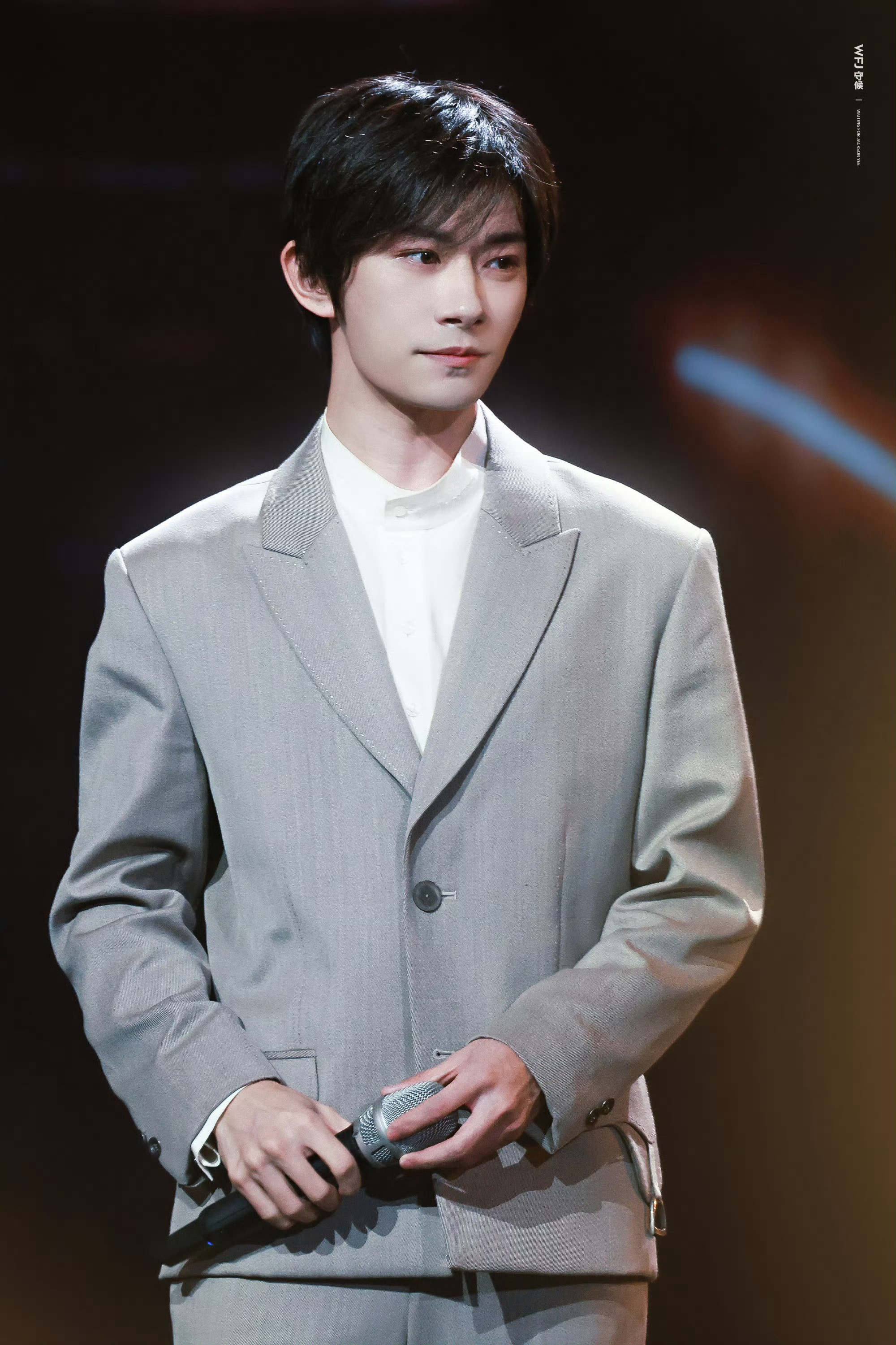 易烊千玺后援会负责人换届了 