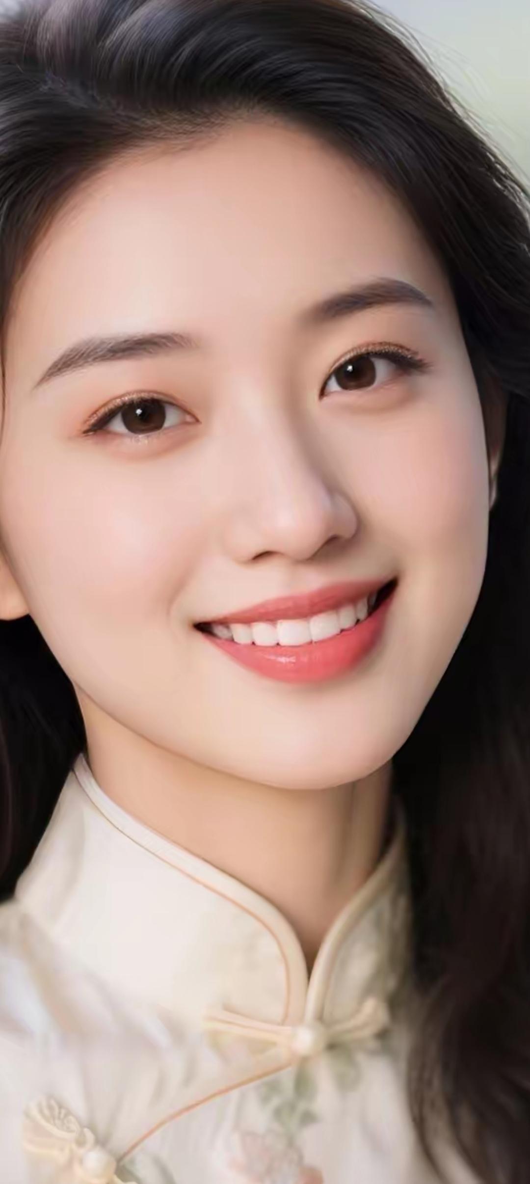 微笑的少女，温柔如水，岁月静好。