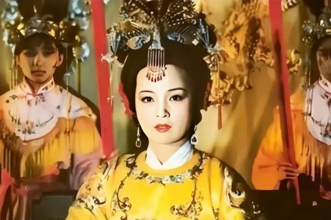#秋日生活打卡季#87版《红楼梦》中成梅扮演的贾元春粉面含威，雍荣华贵，高贵大气