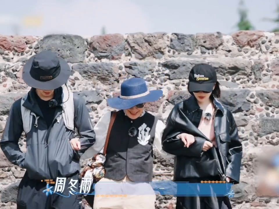 周冬雨第一个发现吴君如不舒服周冬雨谢谢医疗人员照顾吴君如花儿与少年 吴君如在花少