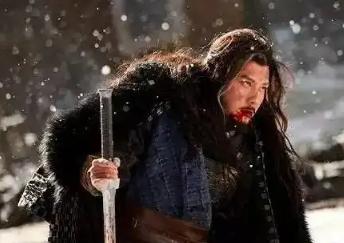 当乌江亭长的小船在暮色中静静等候，项羽为何选择放弃渡江、自刎江畔，彻底终结楚汉相