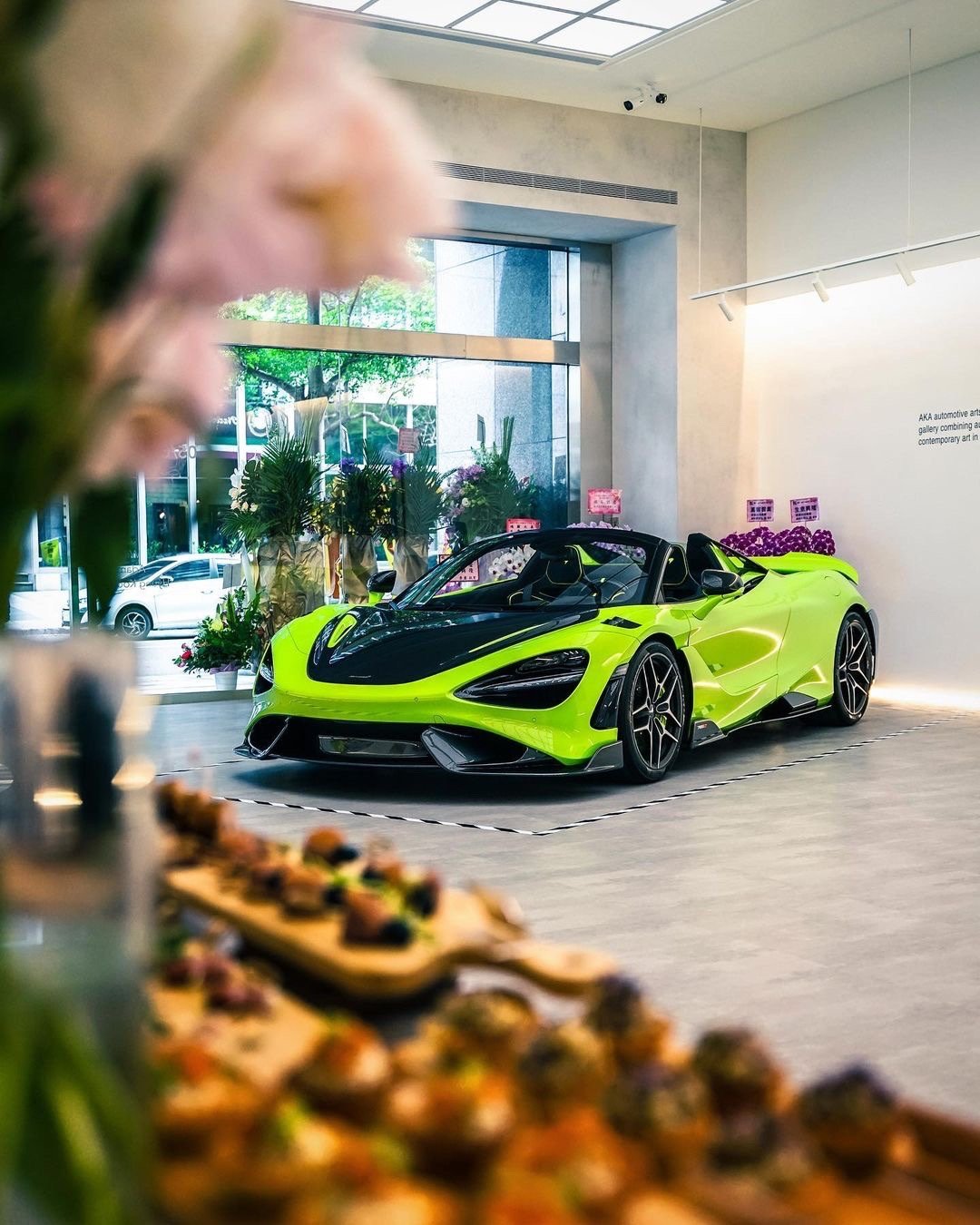 tim.autos｜Napier Green Mclaren 765LT Spi