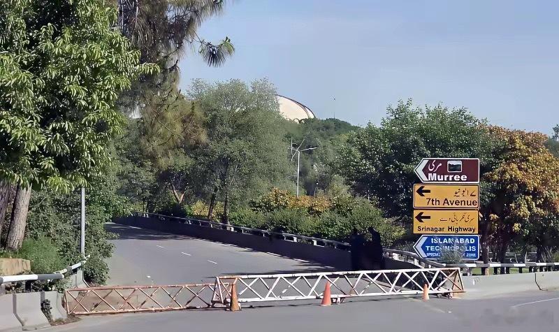 美伊谈崩了！伊朗拒赴伊斯兰堡会谈，特朗普延长停火却加码封锁，局势一触即发🔥原定