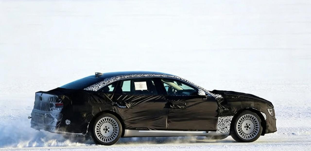 捷尼赛思G80混动版雪地谍照曝光  2.5T+双电机外观，前脸五边形G-Matr