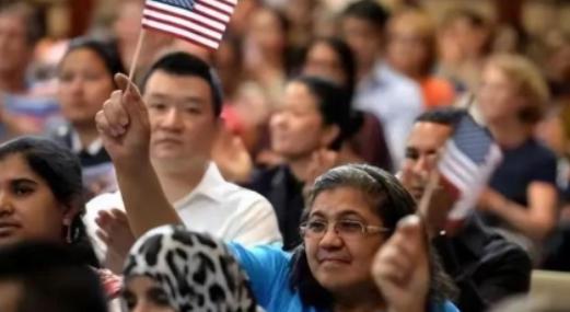 看到如今中国发展壮大，最坐不住的或许不是日本人也不是美国人，而是那些抛下了中国国