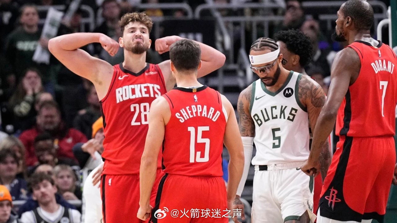 杜兰特谈申京：“他运球过半场，背后传球，转身，造成对方犯规。这一切都展现了他的天