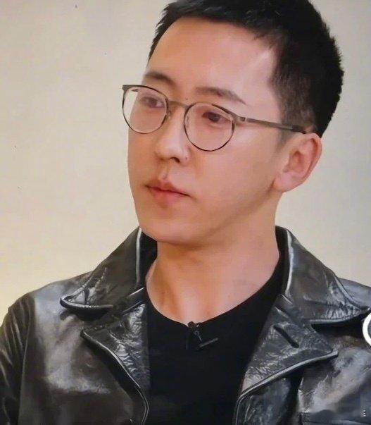 留几手说要把爱全奉献给女粉丝留几手聊尊重女性 留几手发长文谈什么是尊重女性，表示