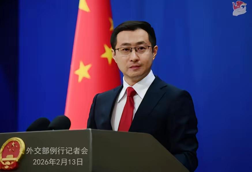 该来的总是要来的。2月13日，也就是今天下午的外交部新闻发布会上，彭博社就日本扣