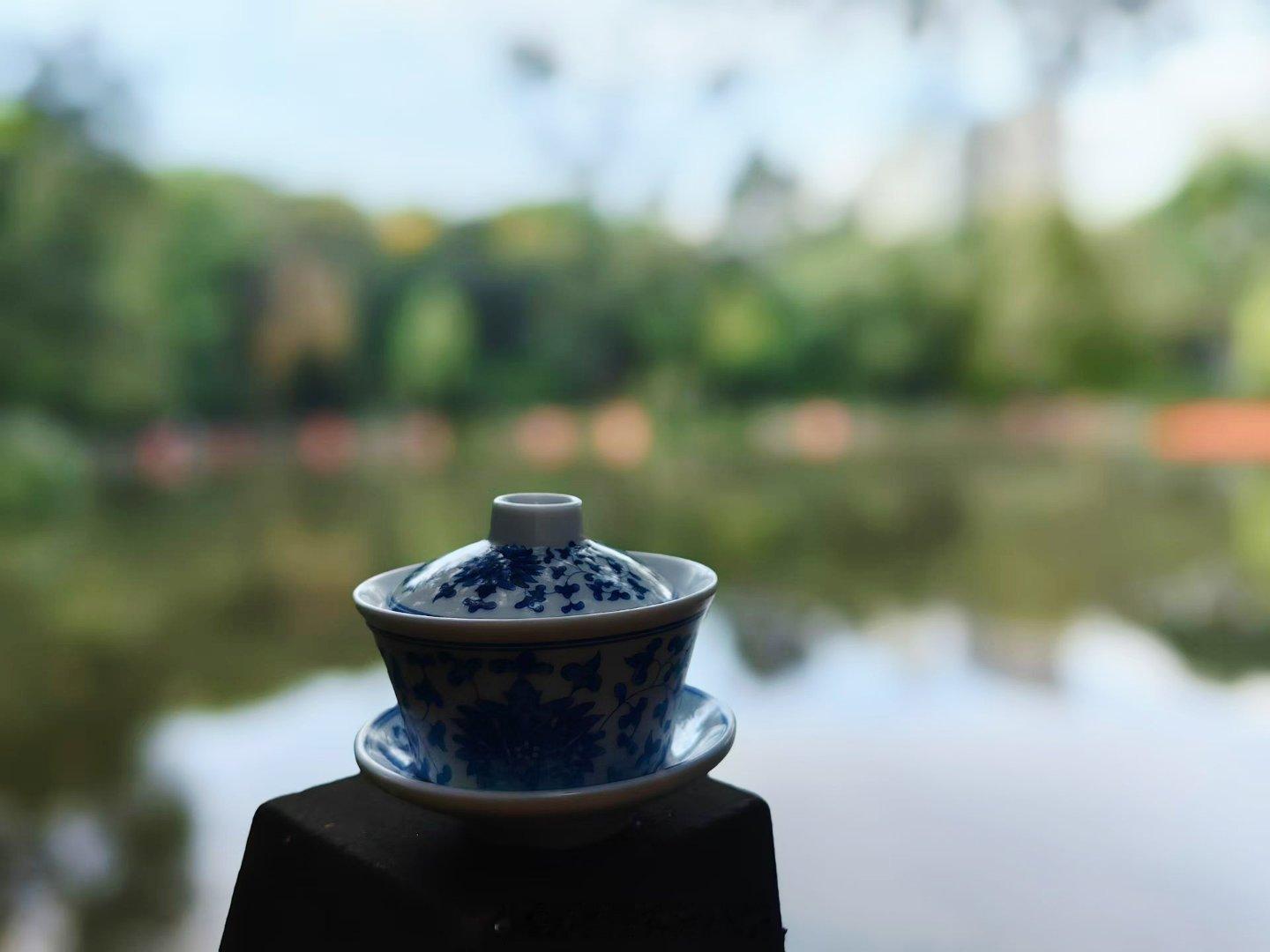 早安,新的一天成都天气早安！成都今日天气：白天阴，夜间阴，气温21~32度。