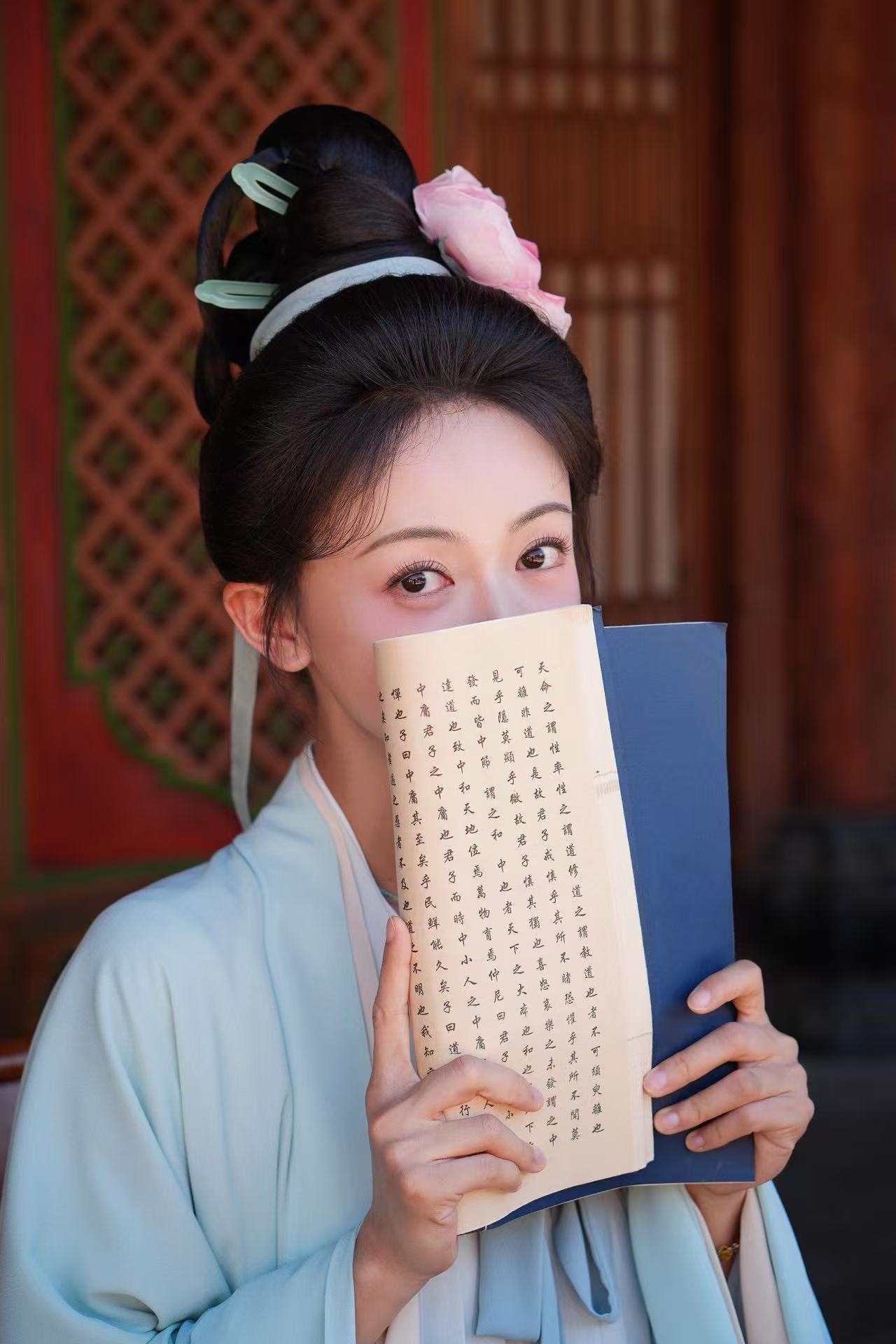 全网都在夸吴谨言的角色塑造力吴谨言演技口碑一路走高 她太懂怎么演这种被世界亏欠又