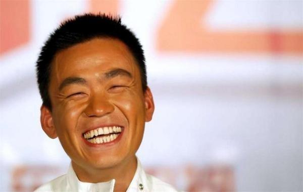 啥？王宝强诈骗？我不信！
想当年，我可是看着《士兵突击》长大的，宝强演的许三多，