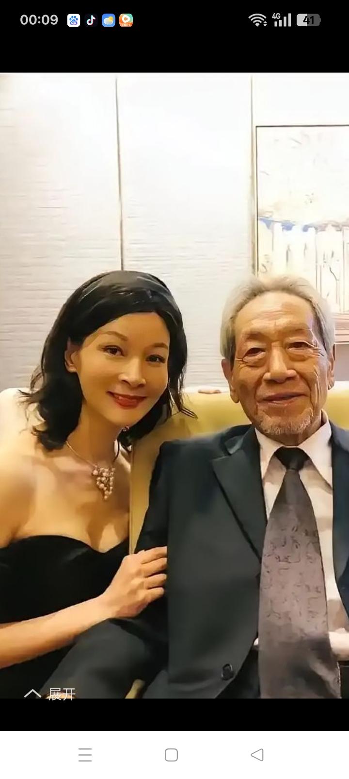 老头71岁再生一儿一女，娇妻幼崽累的不行。
问题是女追男，
不娶都不行，如今过得