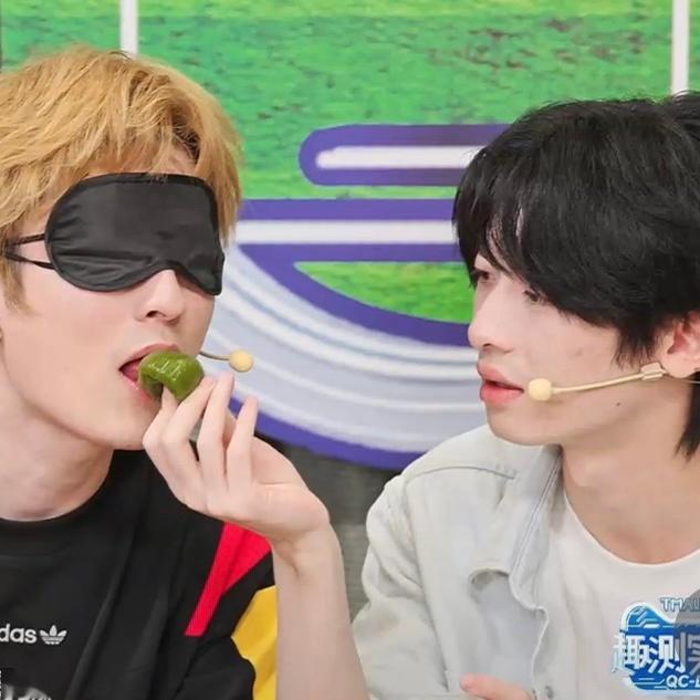 颜值组  瑞：一直吃一直吃 一直让你喂我太甜蜜了这pa🥰 