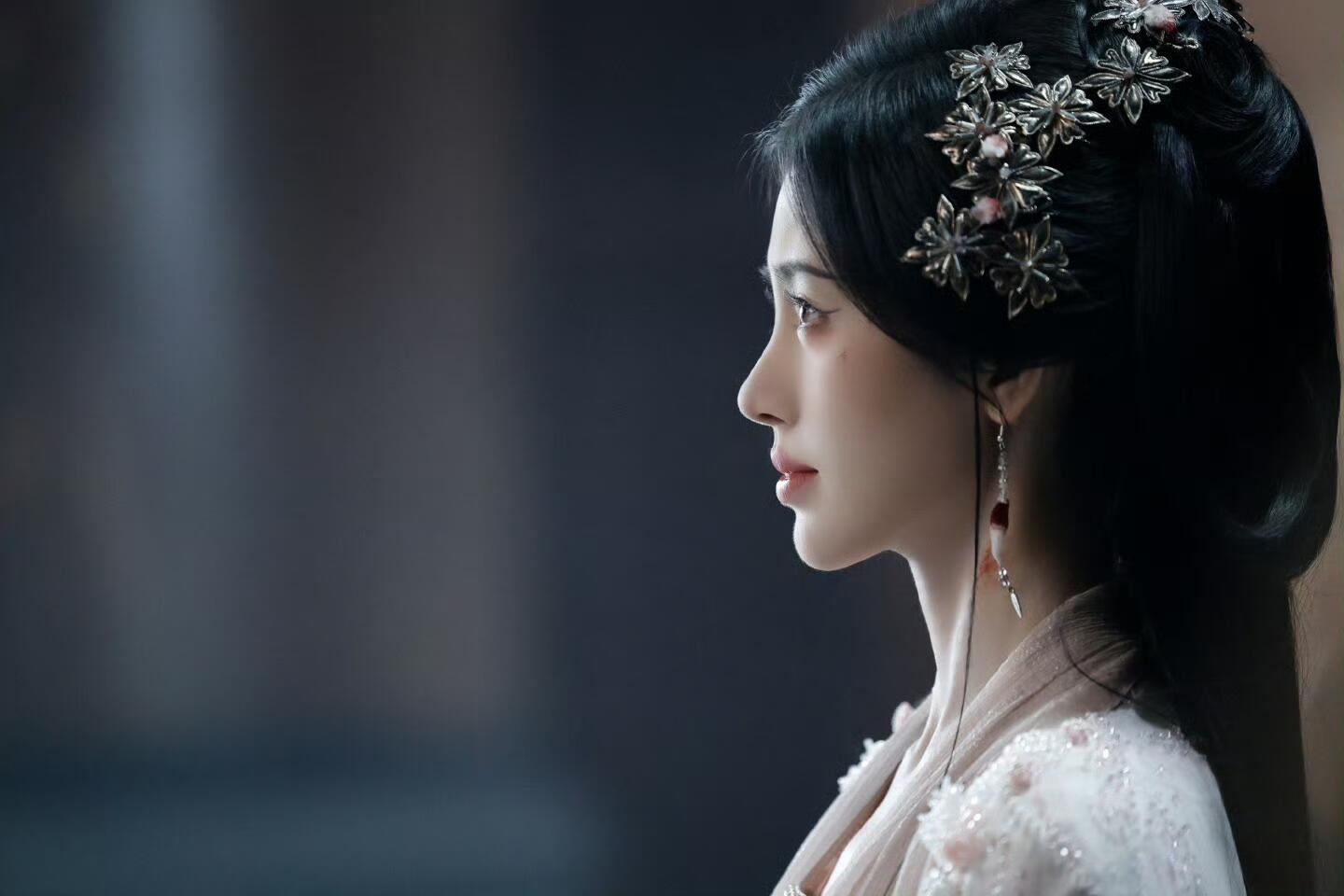 鞠婧祎新剧爱你老己姜黎非：别人吵架我睡觉，男主跳崖我先跑。拒绝道德绑架，只管自己