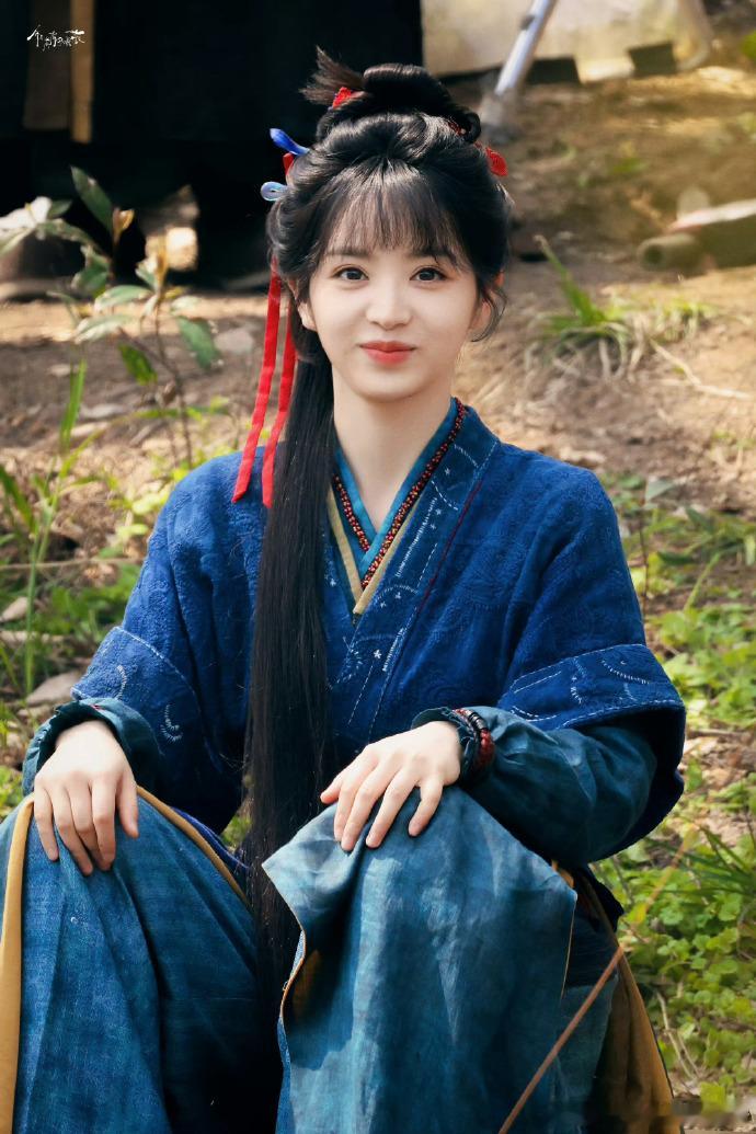 田曦薇一番官宣了《嫁金钗》，她老早就接触这个剧本了，团队也给力，一开始就谈好了一