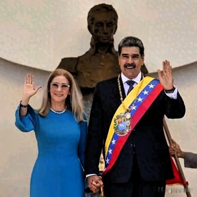 尽管只有七架直升机，尽管只有区区三四百人，尽管跨越3300公里，确让以逸待劳的1