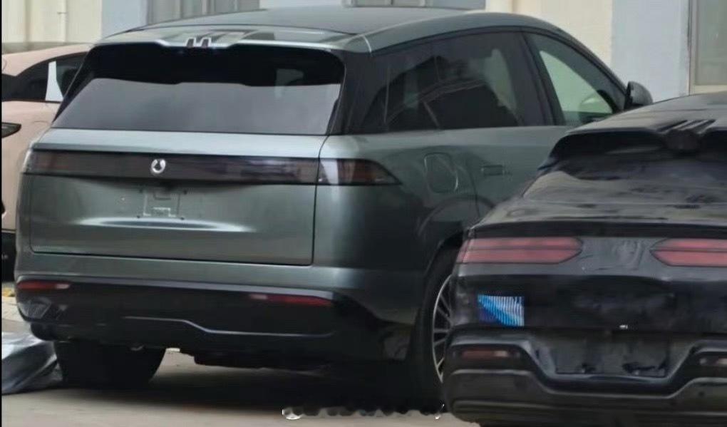 腾势新车N8不是N8L看来是个大5座？觉得颜值上如何有什么期待吗？新能源大牛说