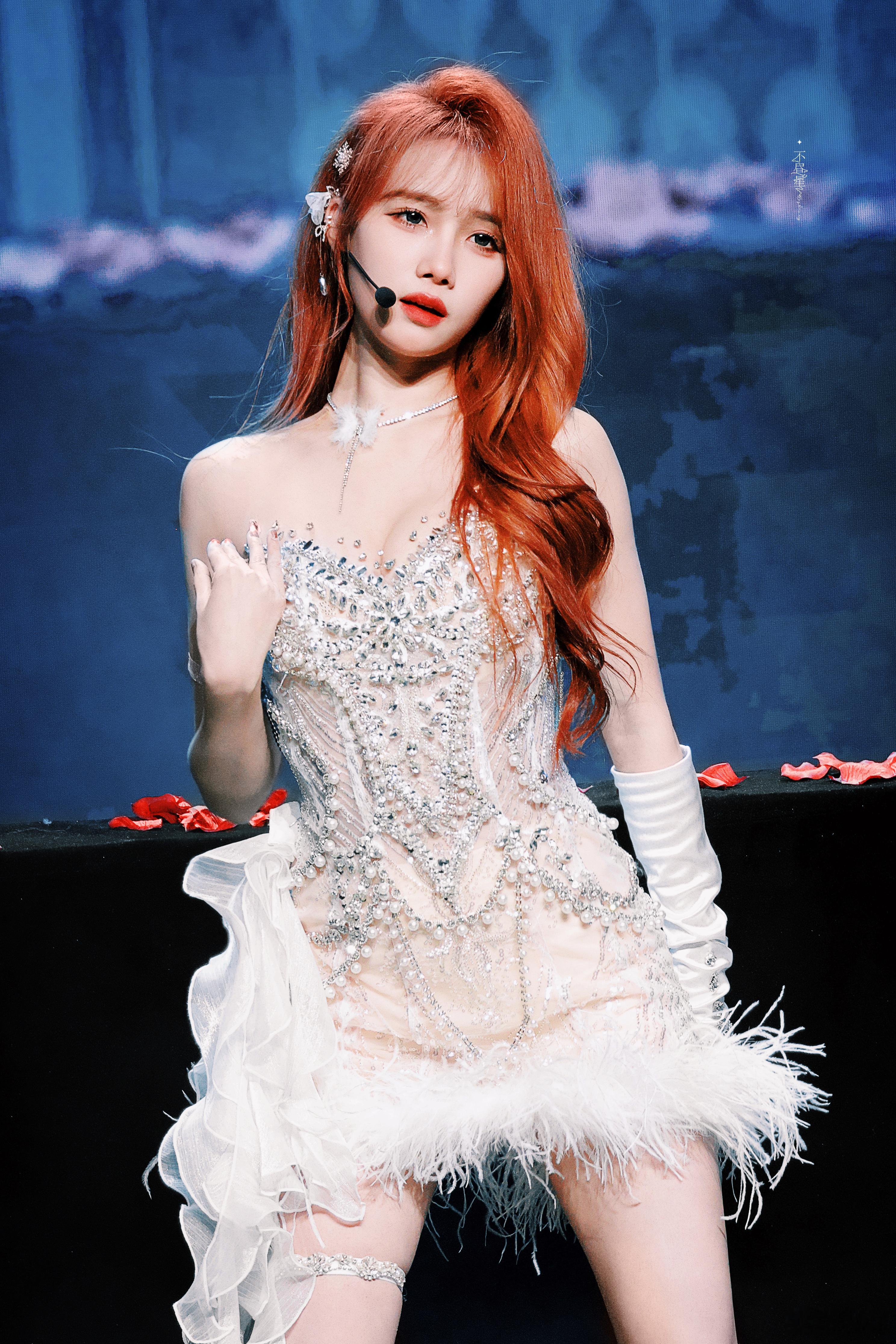 宋昕冉 💃🏻 交X点巡演重庆站，琥珀色温 ​​​