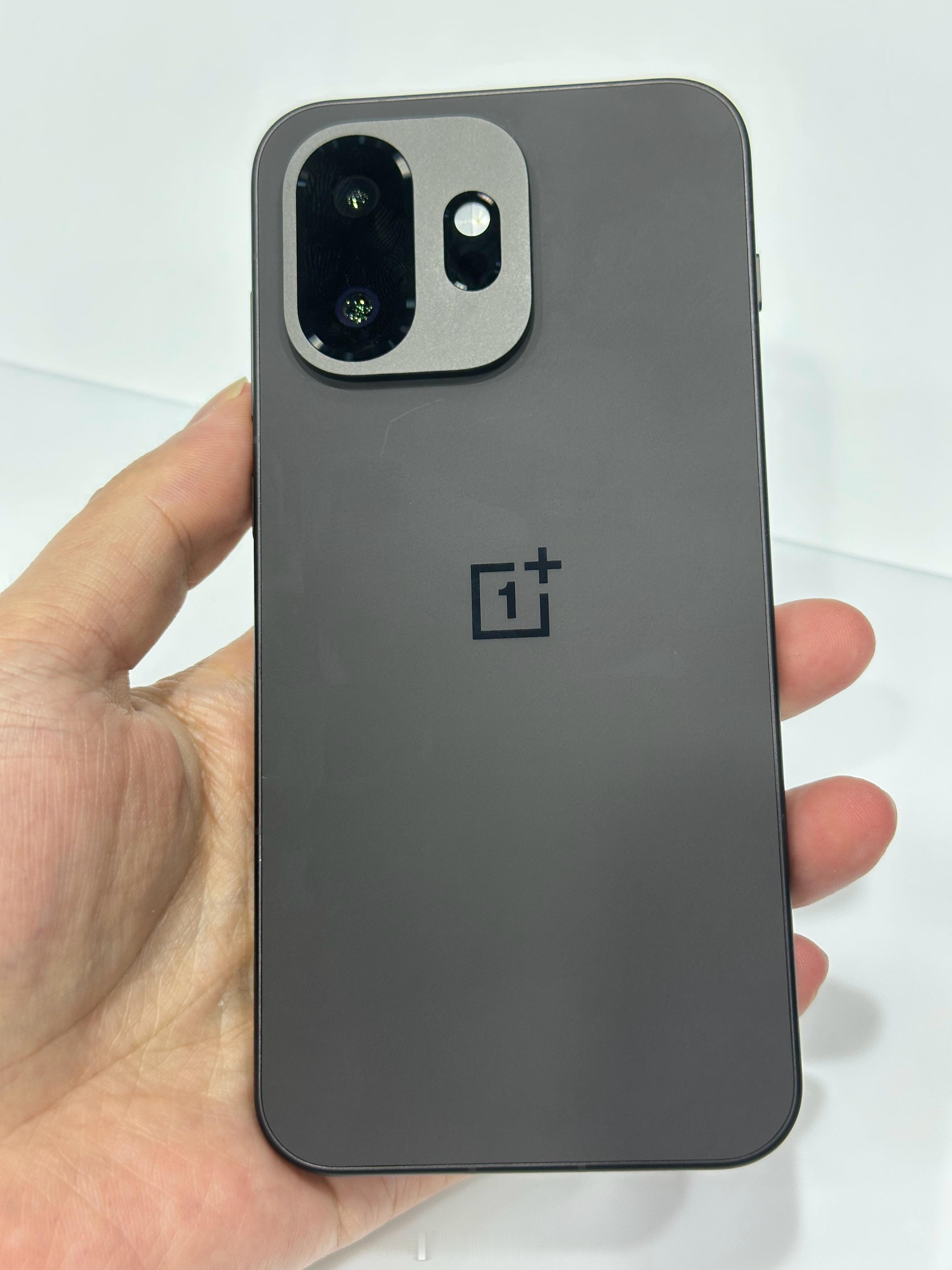 谁懂这次换手机的意义这是真的牛，从初代iPhone换到最新款iPhone 17P