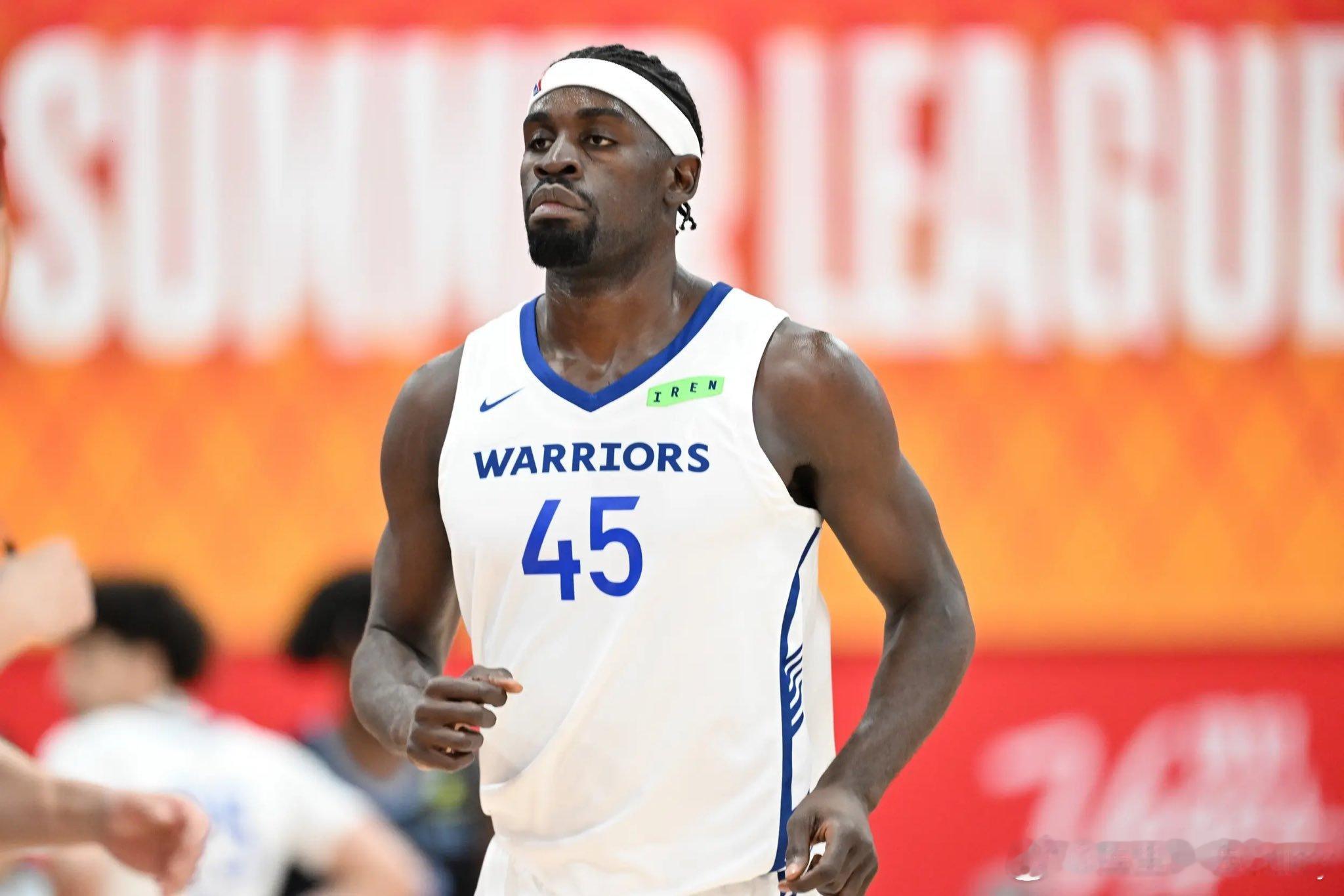 TheConsensus：勇士计划与中锋格雷厄姆·艾克签订一份双向NBA合同。艾