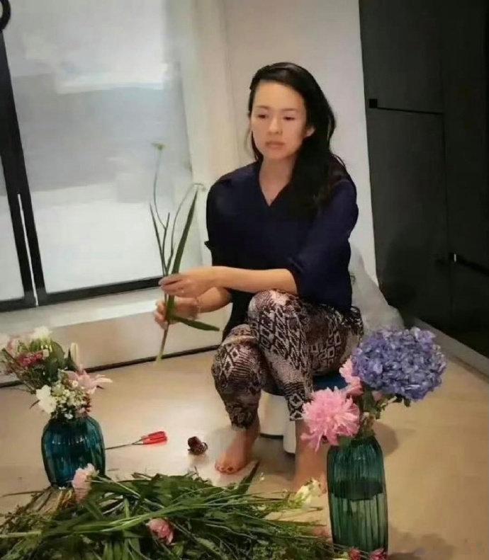 章子怡的离婚前后对比，不要太真实了，果然离婚是女人的重生。 ​​​