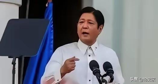 自从中国停止进口菲律宾香蕉，菲律宾香蕉协会的负责人愤怒地表示：“中国断了30万蕉