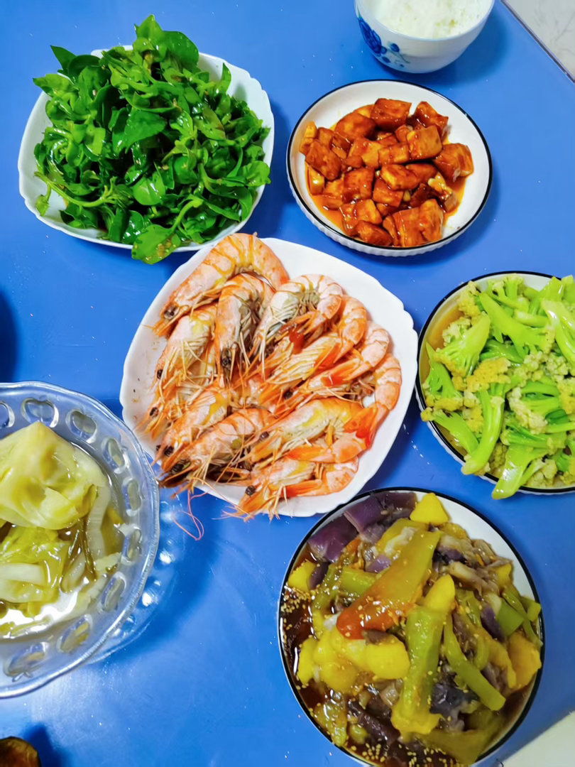 酷暑挡不住食欲，美食治愈夏日燥热。 