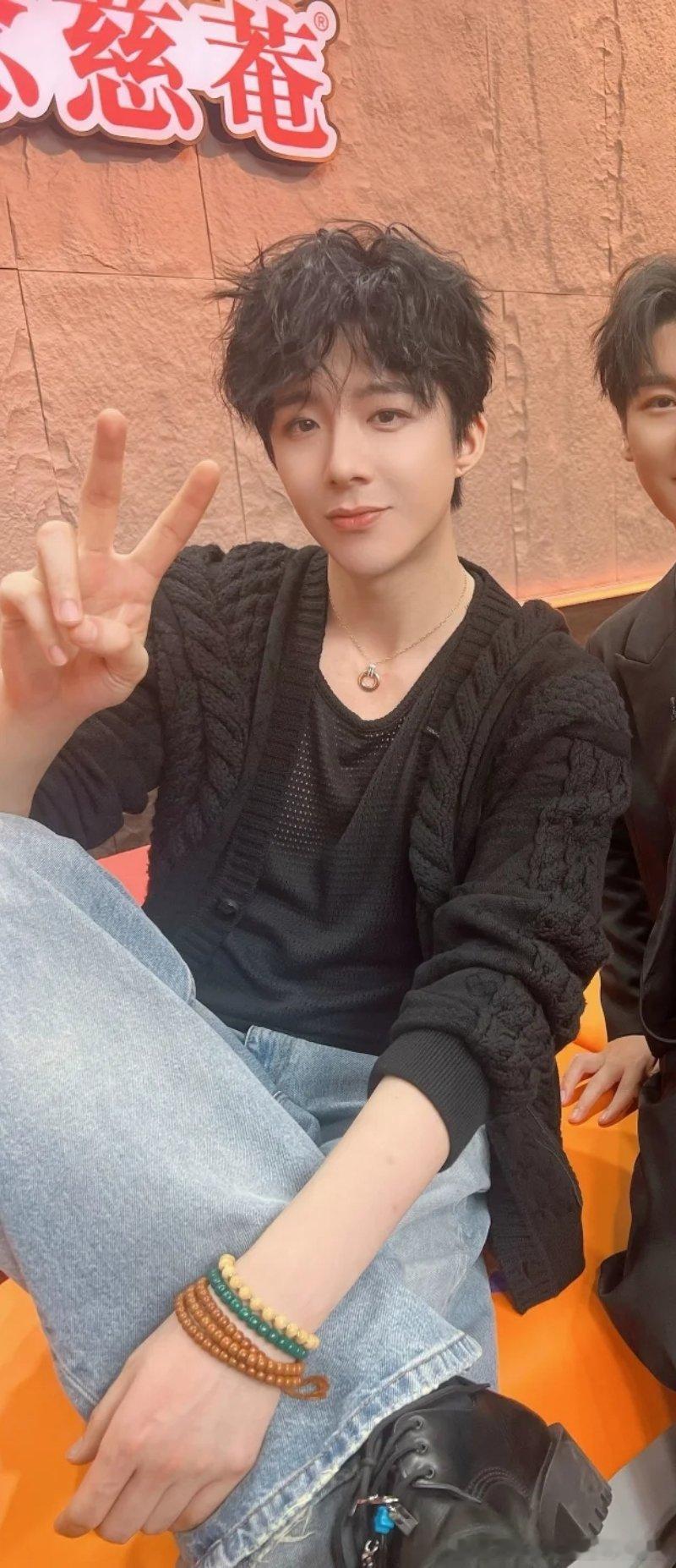 自存一个卷毛帅宇宁！ 