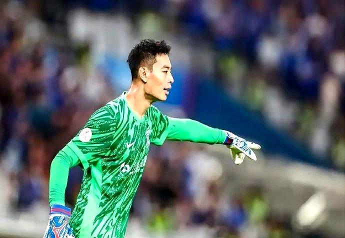 申花门将薛庆浩缺席冲冠战引发球迷疑问
 

刚续约没公开伤病，咋突然被雪藏？球迷