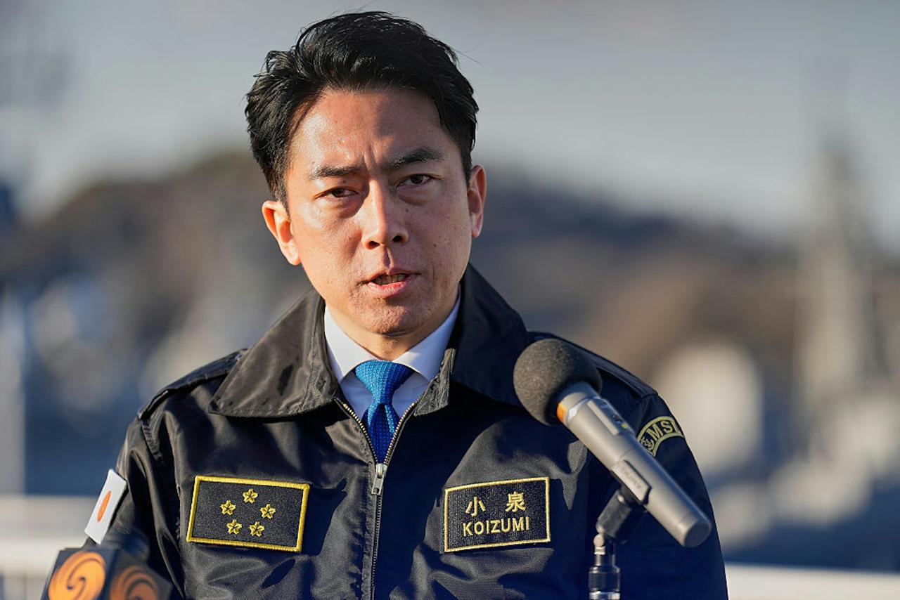 日本地震小泉失踪，防卫大臣躲进餐厅吃牛排，日本民众怒了

日本东北外海爆发7.7