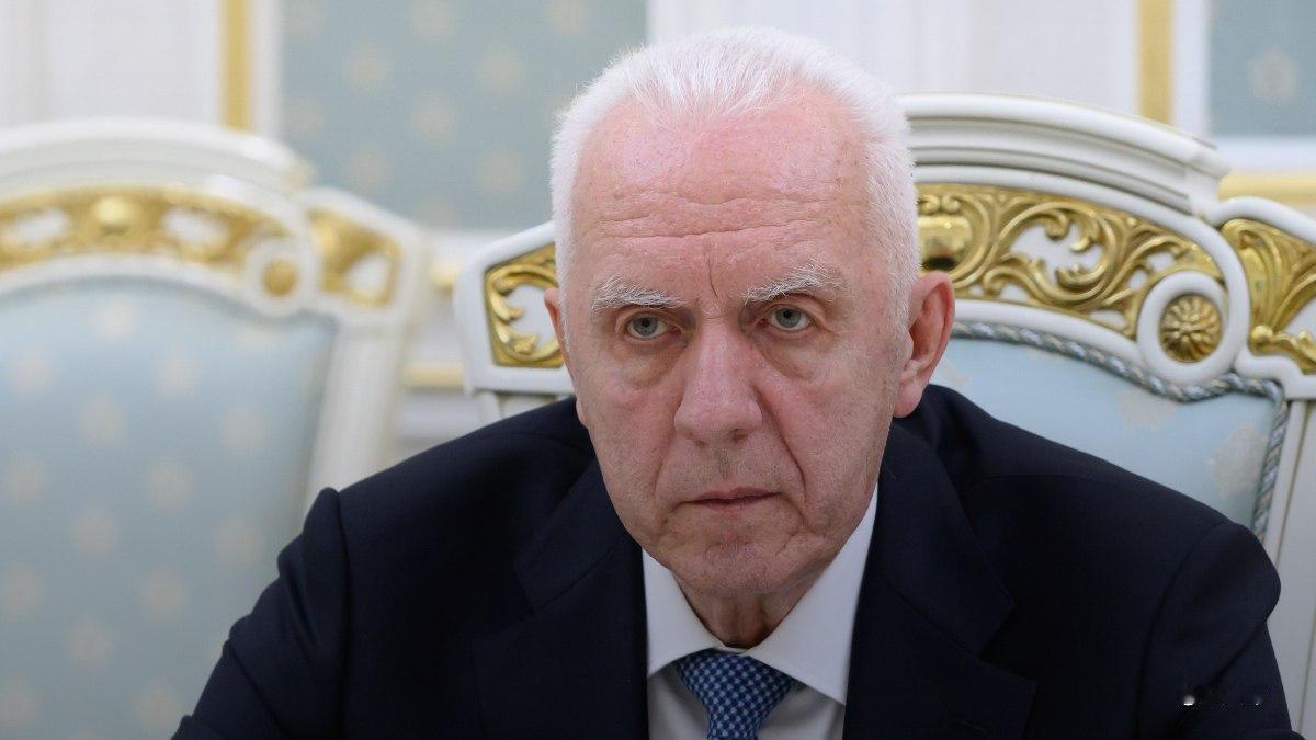 俄罗斯联邦惩戒局负责人古桑近日透露，该局建议对获得俄罗斯国籍的人士在享受社会福利