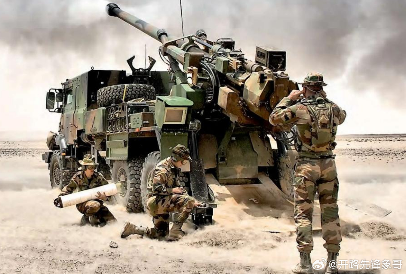 当地时间20日，法国武装部队在该国南部的军事基地展示了多个武器系统，其中就包括投