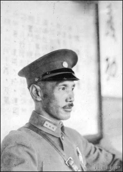 1949年蒋介石密会藏杀机，一句“别记”露底牌，沈安娜擦肩传信10分钟到周总理手
