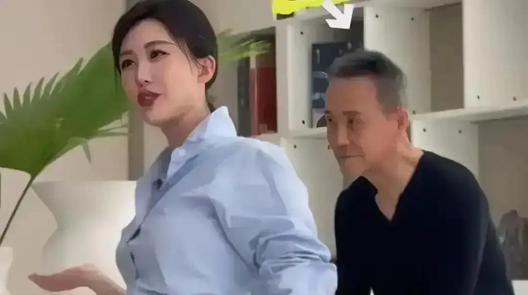 73岁的王石又被挂在热搜上反复“鞭尸”，这回是因为田朴珺晒娃引发的蝴蝶效应
大家