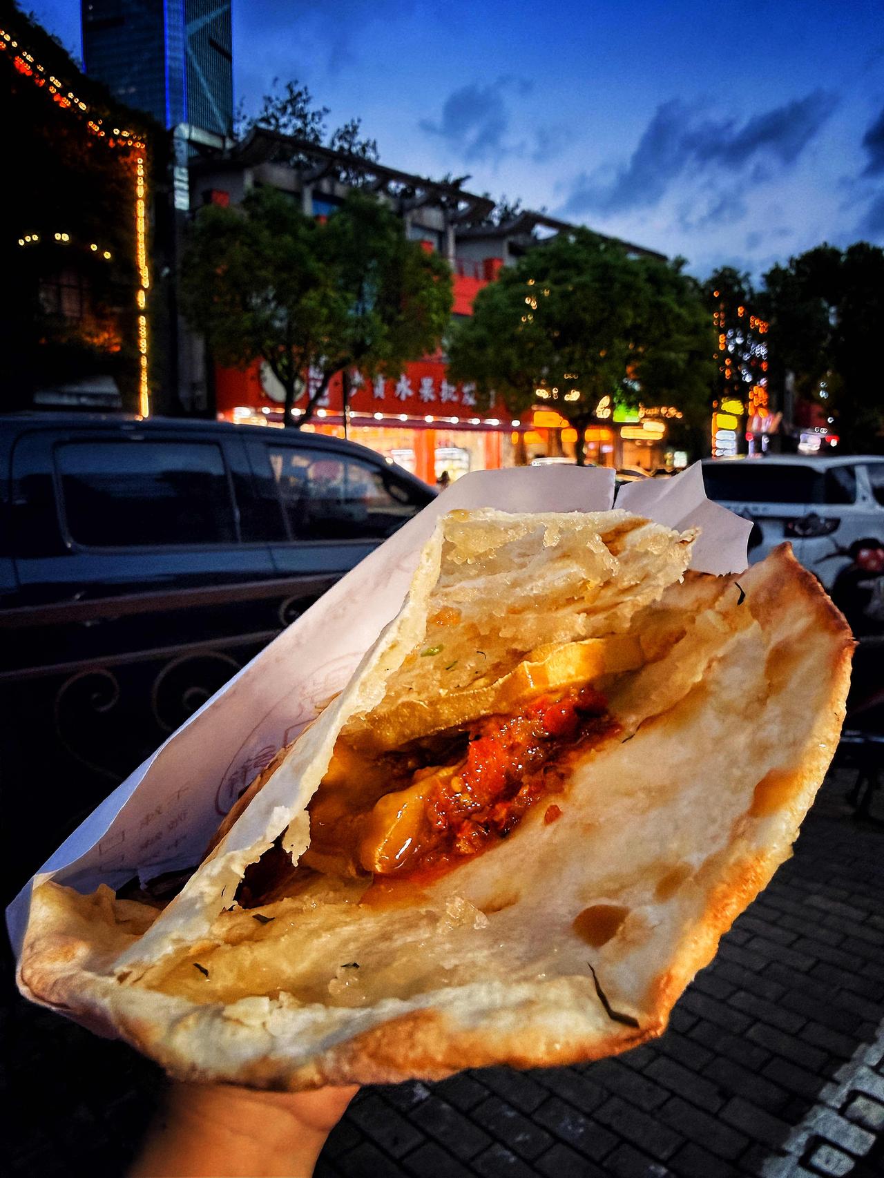 来湖州吃的第一天

承蒙读者厚爱，给我安了个“湖州美食旅游宣传大使”的名号。时隔
