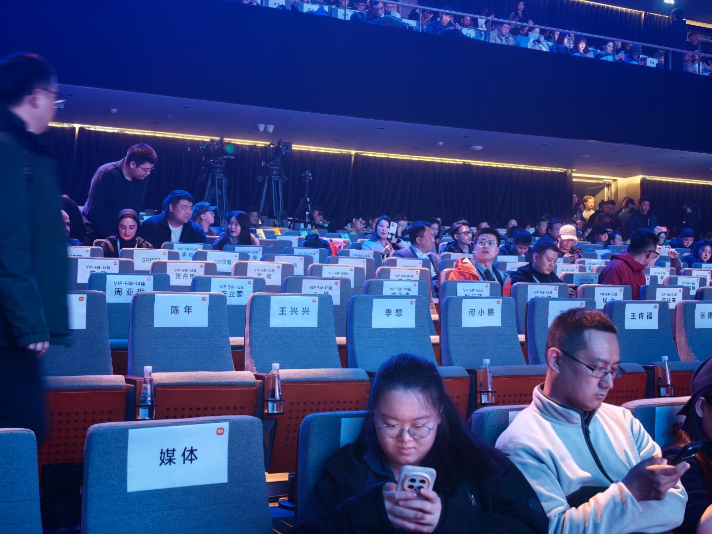 坐等新SU7！话说，后面这一排老板，确实到位了