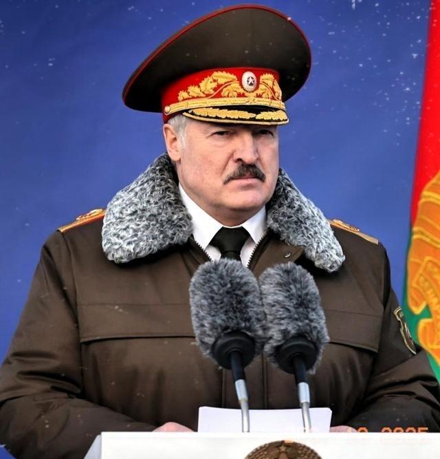 白俄罗斯总统卢卡申科接受采访时表示，中国人有一个非常特殊的特点，就是遇上事都不急