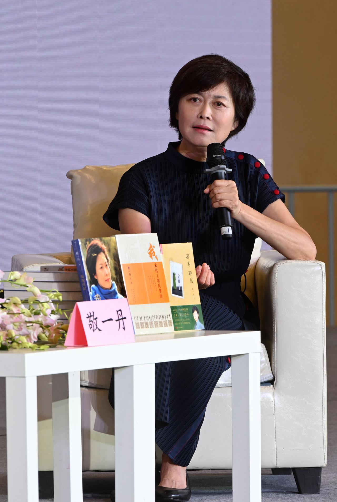 敬一丹离世后，崔永元的悼念长文才道出她这三个月与病魔抗争的细节。她曾闯过18天的