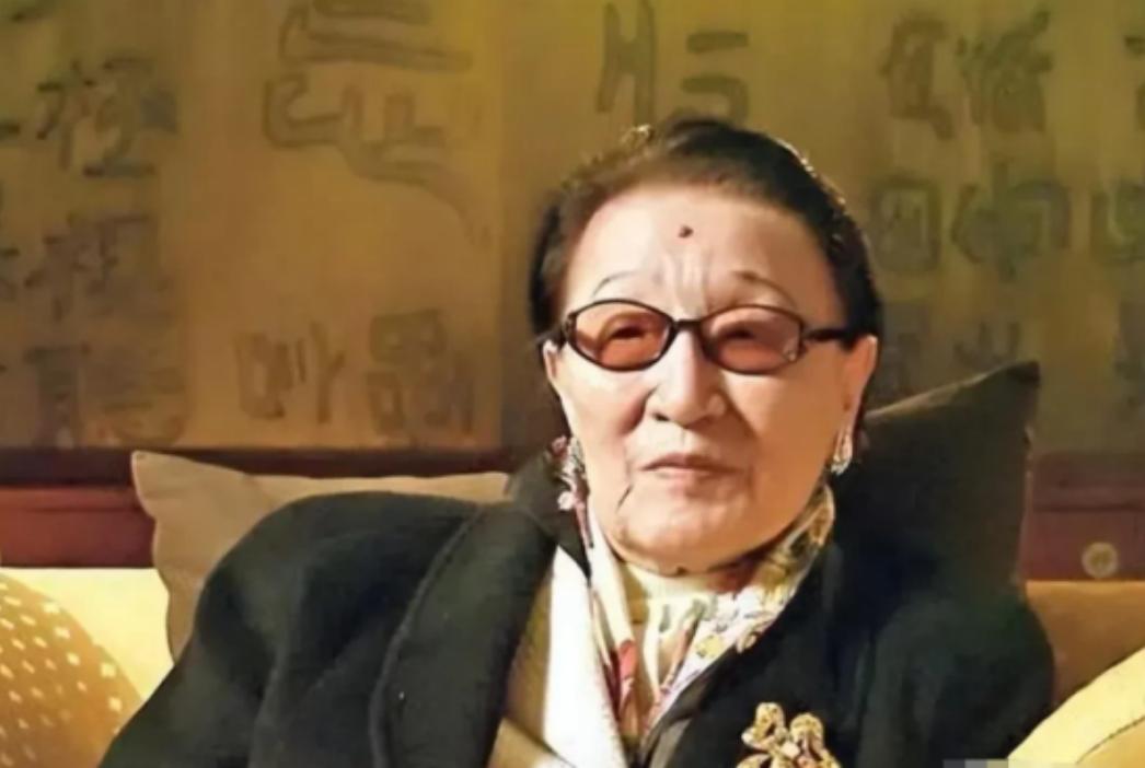 2014年，清末最后一位格格，溥义的亲侄女，在北京离世。临终时，她捐出了北京1套